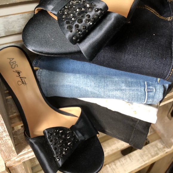 ๐๐ปABS Black Satin Stud 4โ size 8 Kitten Heel - Picture 1 of 5